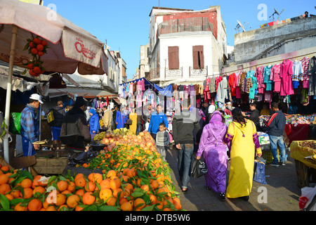 Bancarelle di frutta nella vecchia Medina, Casa-Anfa District, Casablanca, Grand Casablanca regione, il Regno del Marocco Foto Stock