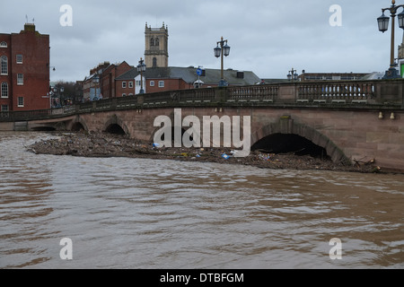 Worcester Bridge durante l'inondazione 2014 - worcester, worcestershire, Regno Unito Foto Stock
