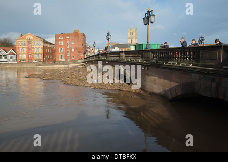Worcester Bridge durante l'inondazione 2014 - worcester, worcestershire, Regno Unito Foto Stock