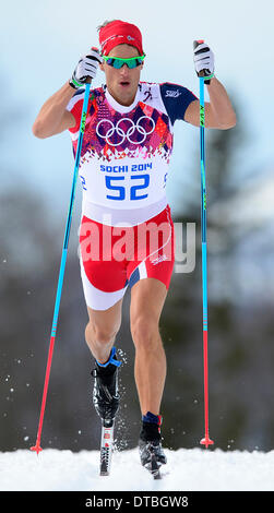 Sochi, Russia. 14 feb 2014. Chris Andre Jespersen di Norvegia compete durante gli uomini 15km classica Cross Country evento in Laura Cross-country ski & Centro Biathlon a Sochi 2014 Giochi Olimpici, Krasnaya Polyana, Russia, 14 febbraio 2014. Credito: Roman Vondrous/CTK foto/Alamy Live News Foto Stock