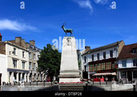 Il memoriale di guerra nella città di Hertford, Hertfordshire County, England, Regno Unito Foto Stock