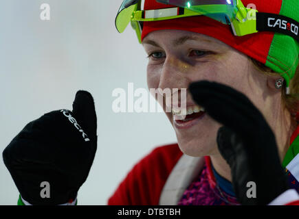 Krasnaya Polyana, Russia. 14 feb 2014. Krasnaya Polyana, Russia. 14 feb 2014. Bielorussa Darya Domracheva è visto durante le donne del biathlon 15k gara individuale a Sochi 2014 Olimpiadi invernali, Venerdì, 14 febbraio 2014, nella Krasnaya Polyana, Russia. (CTK foto/Vondrous romano) Credito: CTK/Alamy Live News Foto Stock