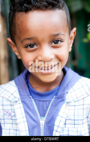 Ragazzo in Piazza, Addis Abeba, Etiopia Foto Stock