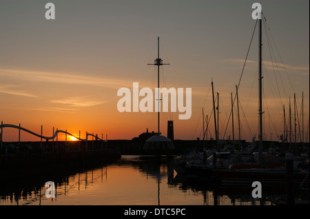 Tramonto sul porto di Whitehaven, Cumbria, Inghilterra Foto Stock