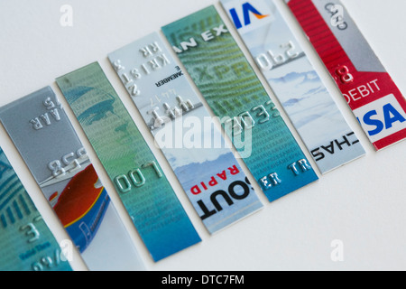 Disposte le foto dei vari Stati Uniti le carte di credito Visa, MasterCard e American Express Foto Stock