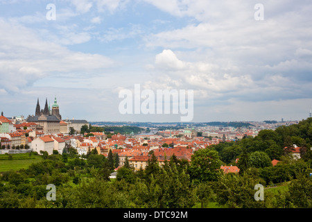 Vista di Hradcany e Castello di Praga Foto Stock