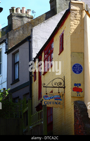 Il pezzo di formaggio Cottage, il solo 3 facciata e il secondo più piccolo cottage in Inghilterra, Città Vecchia, Hastings, East Sussex Foto Stock