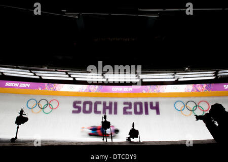 Sochi, Russia. 14 feb 2014. L'atmosfera dello scheletro Shot : gli uomini lo scheletro al centro di scorrimento "ANKI' durante la Sochi 2014 Giochi Olimpici Invernali a Sochi, Russia . Credito: Yusuke Nakanishi AFLO/sport/Alamy Live News Foto Stock