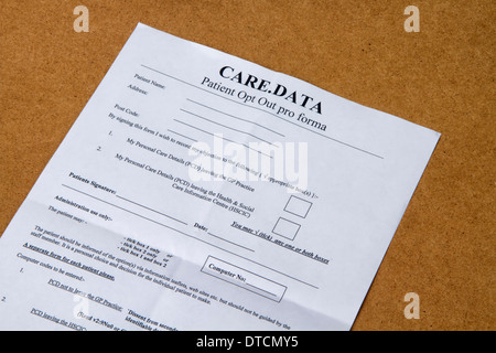 Paziente NHS opt out modulo dal medico la condivisione di record Foto Stock