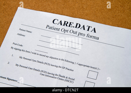 Paziente NHS opt out modulo dal medico la condivisione di record Foto Stock