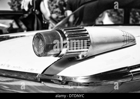 Le luci di stop posteriori full-size auto Plymouth Fury, 1961 (bianco e nero) Foto Stock