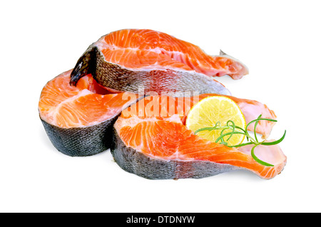 Tre pezzi di trota con limone e rosmarino isolati su sfondo bianco Foto Stock