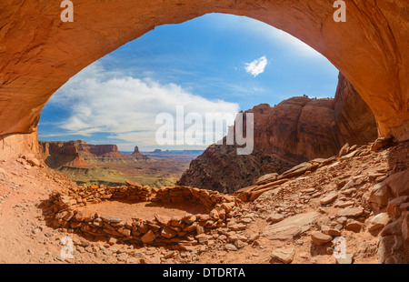 Falso, Kiva indiano antico rudere, il Parco Nazionale di Canyonlands, isole nel cielo, Utah, Stati Uniti d'America Foto Stock