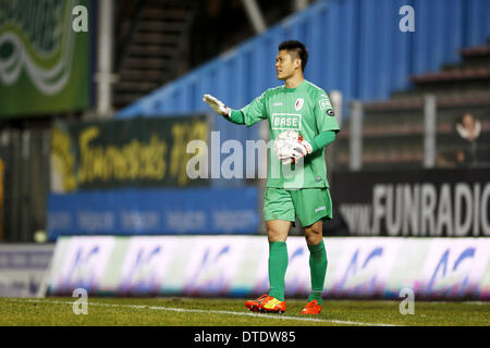 Charleroi in Belgio. 15 feb 2014. Eiji Kawashima (Standard) Calcio : Jupiler Pro League match tra Sporting Charleroi 0-1 Standard de Liege a Stade du Pays de Charleroi in Charleroi Belgio . Credito: AFLO/Alamy Live News Foto Stock