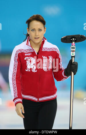 Sochi, Russia. 14 feb 2014. Ekaterina Galkina (RUS) Curling : donna Round Robin tra Russia - in 'ICE CUBE" Centro di Curling durante la Sochi 2014 Giochi Olimpici Invernali a Sochi, Russia . © YUTAKA AFLO/sport/Alamy Live News Foto Stock