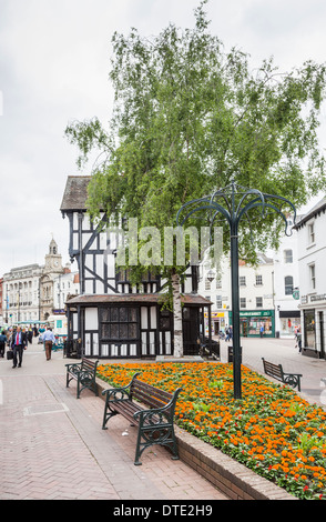 La vecchia casa di città alta, Hereford, Regno Unito: un giacobino nero e bianco edificio con travi di legno nel centro della città, ora un museo Foto Stock