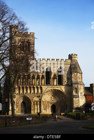 Fronte ovest di Dunstable Priory chiesa di San Pietro Foto Stock