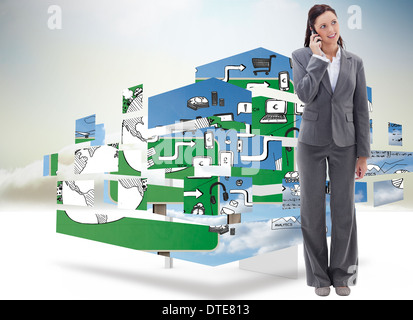Immagine composita di imprenditrice parlando sul suo telefono Foto Stock