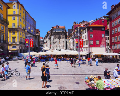 Muro Cobertos dos da Ribeira - Parete della Ribeira rifugi in Porto, Portogallo Foto Stock