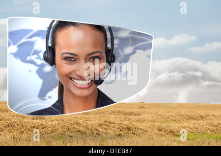 Immagine composita di agenti del call center sulla schermata astratto Foto Stock