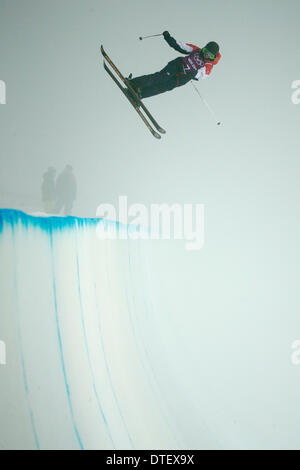 Sochi, Russia. 16 feb 2014. Womans halfpipe formazione. Rowan Cheshire (Team GB)in azione al Rosa Khutor extreme park. Credito: Azione Sport Plus/Alamy Live News Foto Stock