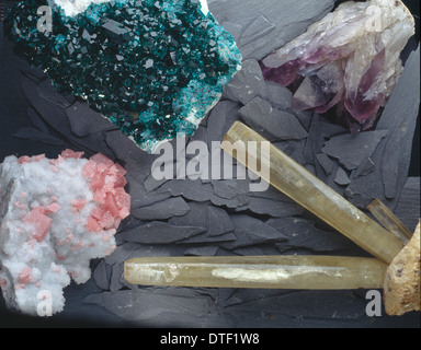 Ametista, barite dioptase, rhodochrosite Foto Stock