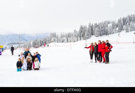 Lech, Austria. 17 feb 2014. Membri olandesi della famiglia reale pone durante la sessione di foto di famiglia reale olandese in occasione delle loro vacanze invernali a Lech, Austria, 17 febbraio 2014. Foto: Albert Nieboer -/dpa/Alamy Live News Foto Stock