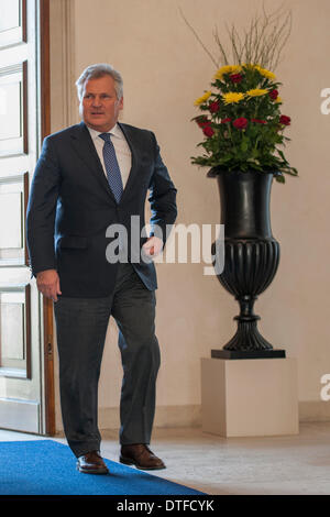 Berlino, Germania. 17 febbraio 2014. Il Presidente tedesco Joachim Gauck riceve il suo omologo svizzero Presidente Aleksander Kwasniewski in Schloss Bellevue per conversazioni bilaterali. Goncalo Silva/Alamy live news Foto Stock