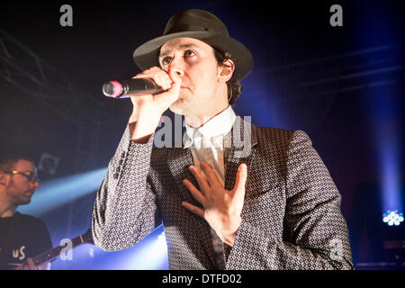 Milano Italia. Il 16 febbraio 2014. La British band alternative rock Maximo Park esegue dal vivo presso il club della musica di credito Tunnel: Rodolfo Sassano/Alamy Live News Foto Stock