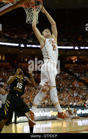 Austin, Texas, Stati Uniti d'America. 15 feb 2014. Connor Lammert #21 del Texas Longhorns in azione vs il West Virginia alpinisti a Frank Erwin Center di Austin in Texas. Texas sconfigge West Virginia 88-71. Credito: csm/Alamy Live News Foto Stock