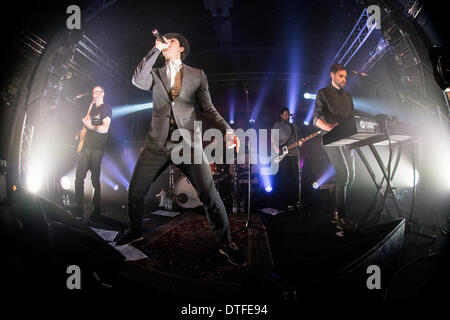 Milano Italia. Il 16 febbraio 2014. La British band alternative rock Maximo Park esegue dal vivo presso il club della musica di credito Tunnel: Rodolfo Sassano/Alamy Live News Foto Stock