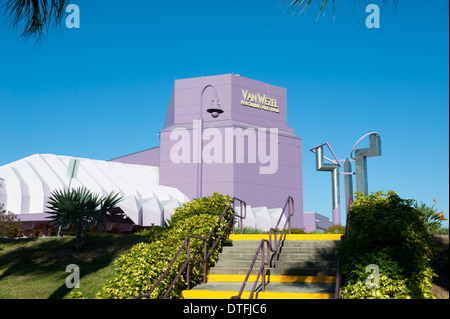 USA Florida Sarasota FL van Wezel Performing Arts Hall music entertainment centre auditorium stadio mostra la vita notturna Foto Stock