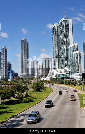 Scena stradale Balboa Avenue Miramar Panama Panama Foto Stock