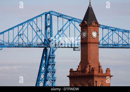 Transporter Bridge e Torre dell'Orologio, Middlesbrough Foto Stock