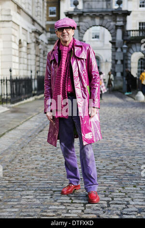 Robin Wight a Somerset House di Londra - Feb 15, 2014 - Foto: Pista Manhattan/Daniella Zalcman indossando: Loula Mercedes coat, Gucci scarpe, Issey Miyake pantaloni/picture alliance Foto Stock