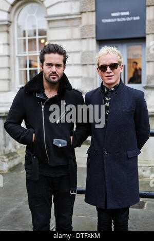 Made in Chelsea stelle Spencer Matthews (sinistra) e Jamie Laing at Somerset House di Londra - Feb 15, 2014 - Foto: Pista Manhattan/Daniella Zalcman/picture alliance Foto Stock