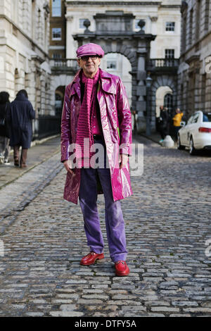 Robin Wight a Somerset House di Londra - Feb 15, 2014 - Foto: Pista Manhattan/Daniella Zalcman indossando: Loula Mercedes coat, Gucci scarpe, Issey Miyake pantaloni/picture alliance Foto Stock