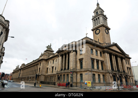 Il municipio e delle corti di giustizia nella città di Hull Kingston Upon Hull East Riding City Center East Yorkshire England Regno Unito Guildhall Foto Stock