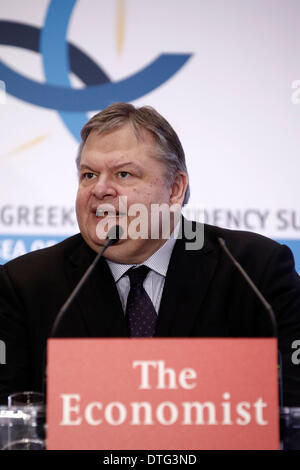 Salonicco, Grecia. 17 feb 2014. Vice Primo Ministro e Ministro degli Affari Esteri Evangelos Venizelos fornisce parlato ad una conferenza organizzata da The Economist intitolato " Il Mare d'Europa: routing la mappa per la crescita economica" . Credito: Konstantinos Tsakalidis/Alamy Live News Foto Stock