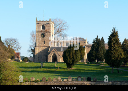 La Chiesa di San Pietro e di san Paolo la Chiesa Warsop Nottinghamshire England Regno Unito Foto Stock