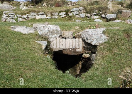 Carn Euny antico borgo e sito archeologico, vicino Sancreed Penwith Cornovaglia Foto Stock