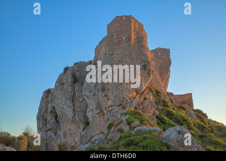 Castell del Rei montagna storica fortezza di pietra a sunrise. Colline Tramuntana. Pollensa, Maiorca, isole Baleari, Spagna Foto Stock