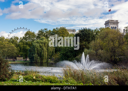 Fontana di St James Park Foto Stock