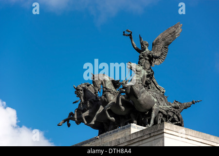 Monumento a Wellington nel mezzo di Hyde Park Corner rotonda Foto Stock