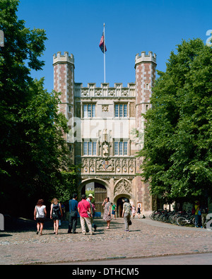 Visitatori presso il Trinity College di Cambridge Foto Stock