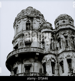 Esplanade Mansions in Kolkata Calcutta nel Bengala Occidentale in India in Asia del Sud. Alloggiamento della casa diroccata vetustà Mansion Viaggi di architettura Foto Stock