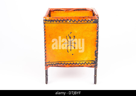 Lanterna marocchina isolati su sfondo bianco Foto Stock