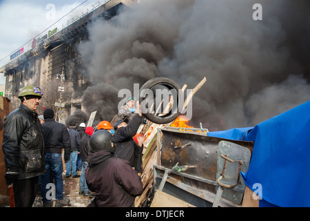 Febbraio 19, 2014 - proteste contro il governo di Kiev, in Ucraina. Foto Stock