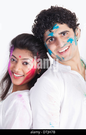 Giovane celebra Holi Foto Stock