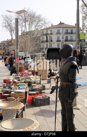 Montpellier, Francia, 19 febbraio 2014. Piano Cabane, antichi Brocante mercato ogni mercoledì in piazza © Digitalman/Alamy Live News Foto Stock